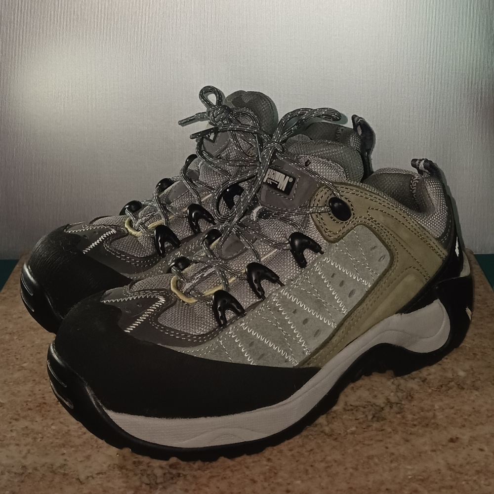 Magnum Women's Size 8.5 Black Gray Outdoor Work Shoes